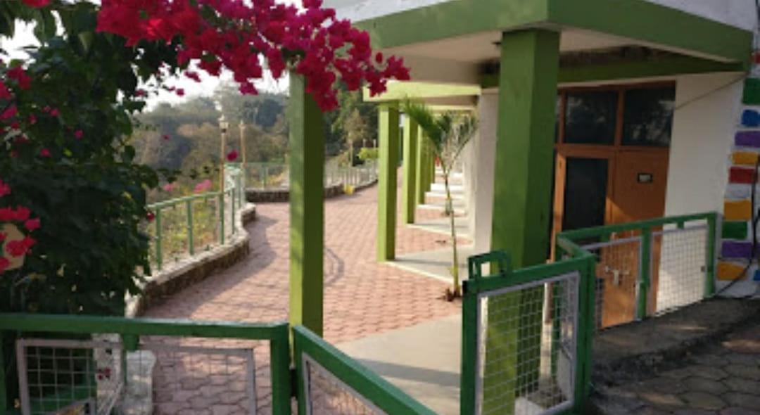 Vamoose Rupmati The Valley Hotel Māndu Dış mekan fotoğraf
